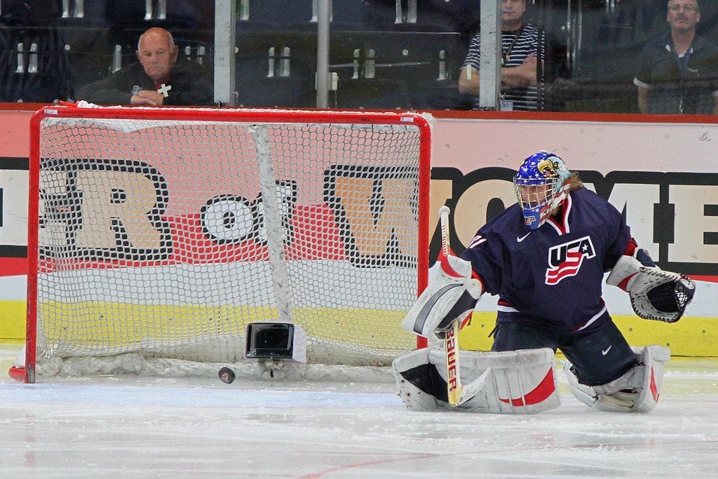 ice hockey goal size